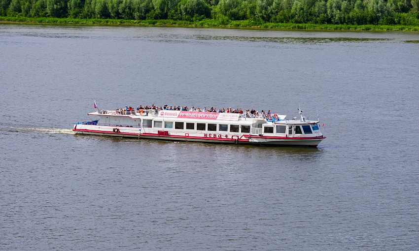 Круговой прогулочный рейс на теплоходе «Нева-4»